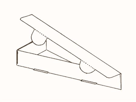 Коробка лоткового типа в форме треугольника с фиксирующими язычками на крышке