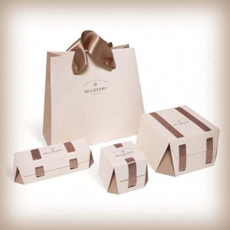 Пример - пакет и коробки разных форм с лентами