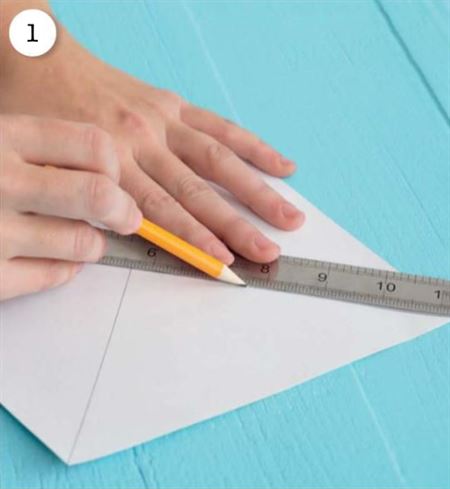 Простой бумажный конверт без клея - этап изготовления -1